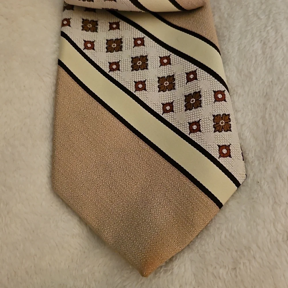 Vtg PRINCE BELLINI MCM Tan Striped Floral Clip-on Tie